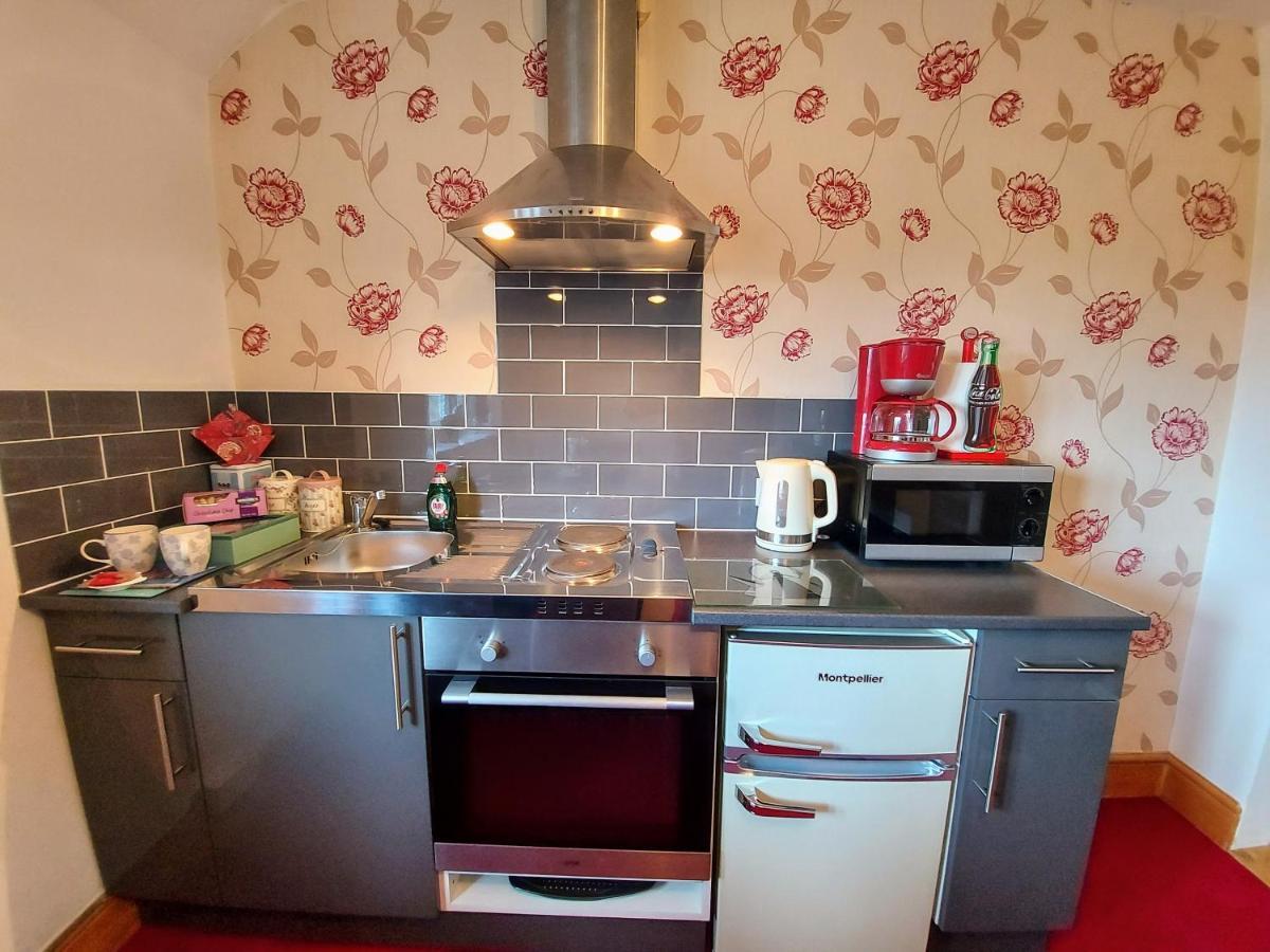 Minutes From Lyme Regis Self-Catering Suite With Stunning Countryside Views & Double Bath 엑스민스터 외부 사진