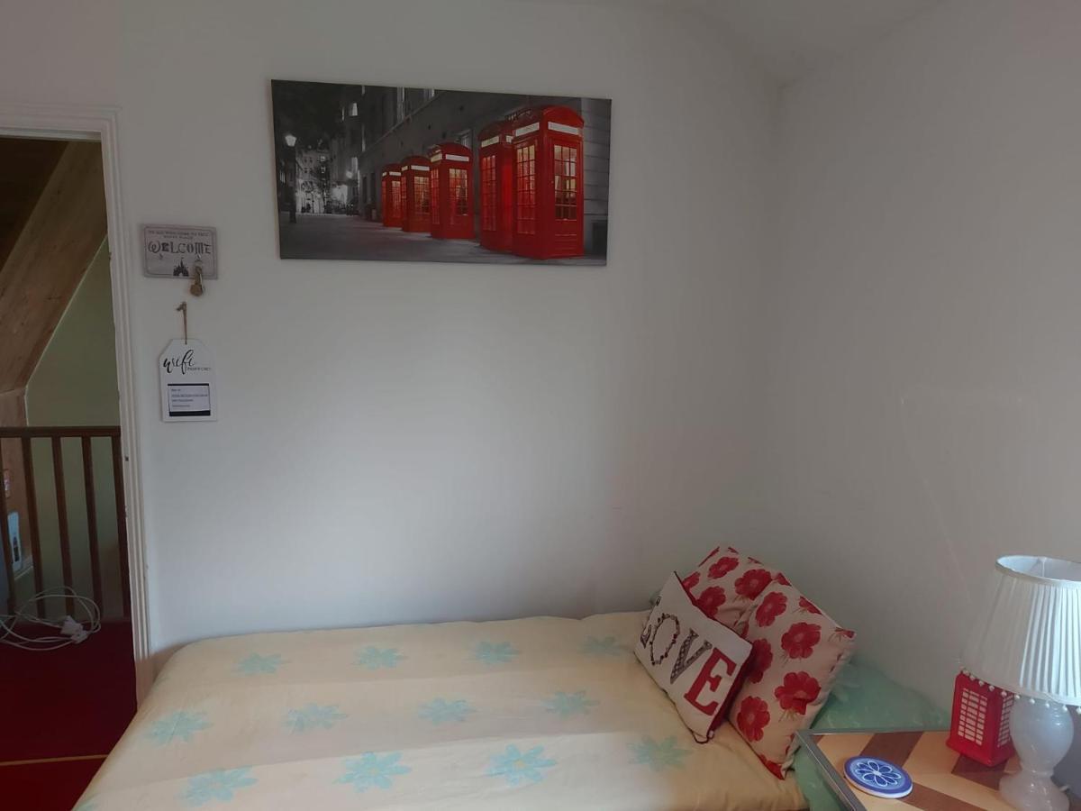 Minutes From Lyme Regis Self-Catering Suite With Stunning Countryside Views & Double Bath 엑스민스터 외부 사진